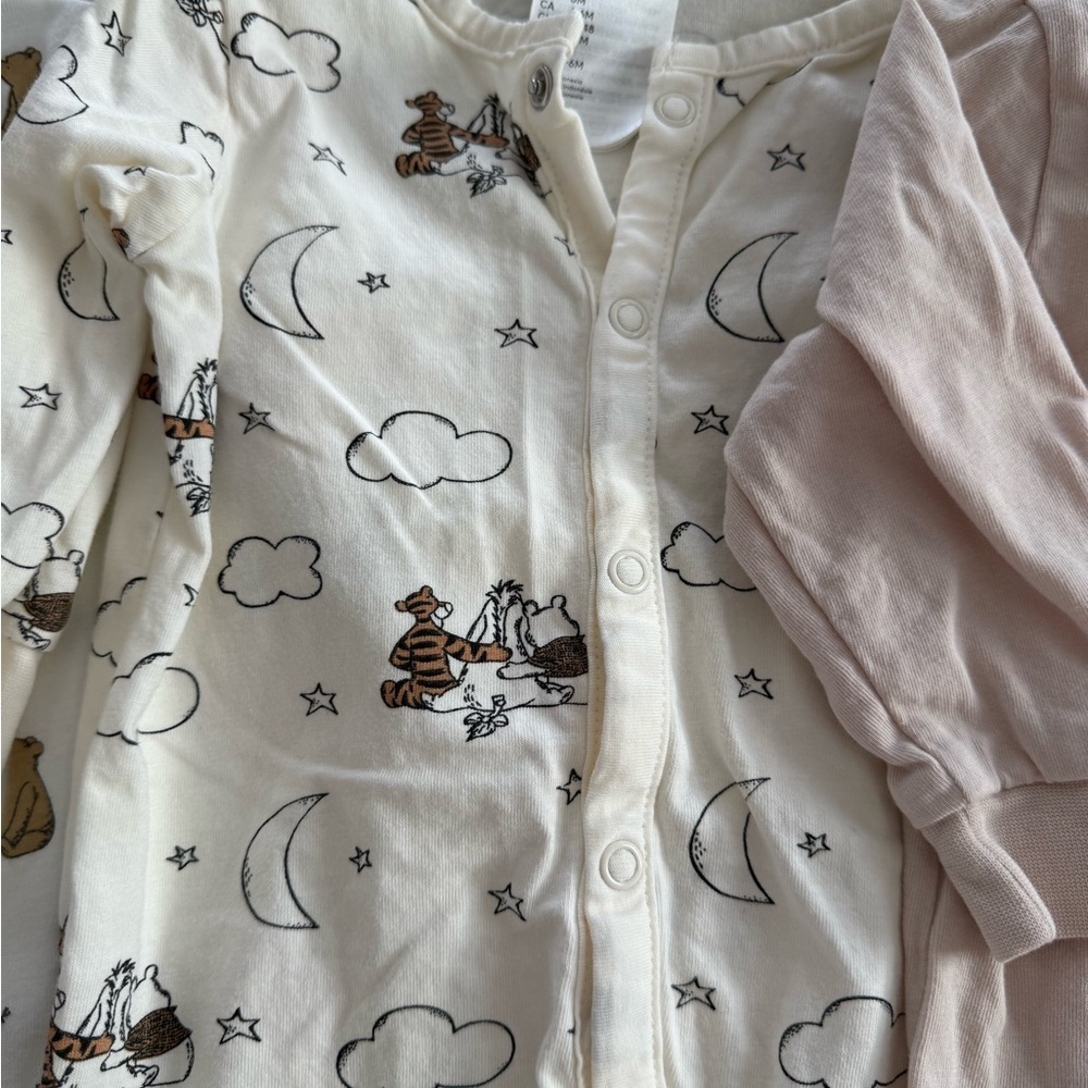 H&M Disney collab- Winnie the Pooh Kids Footies Set - White, Cream, and Pink - Picture 3 of 6
